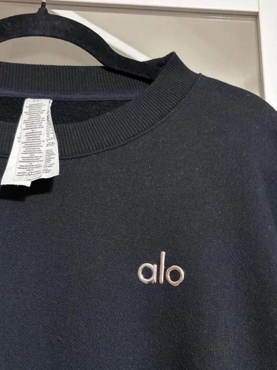 ALO Yoga Accolade Crew Neck Pullover in Black size Large - Picture 3 of 4